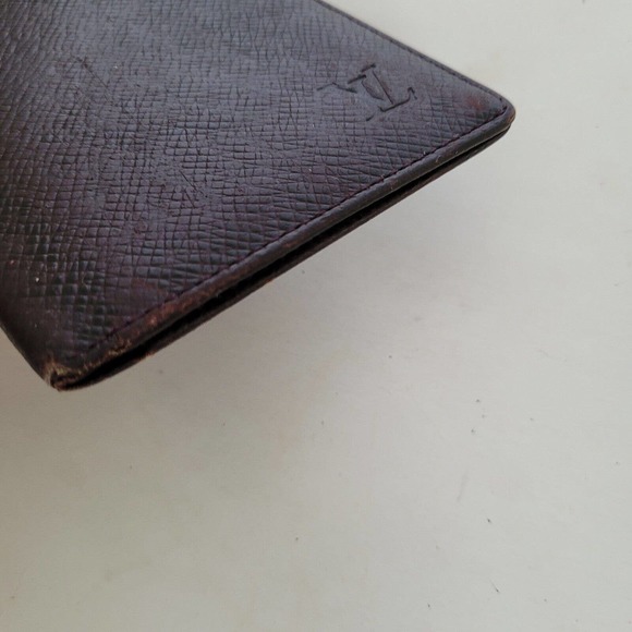 Louis Vuitton LV Taiga Vintage Card 2 ID Windows Wallet Brown Bifold Small Auth - Picture 10 of 10